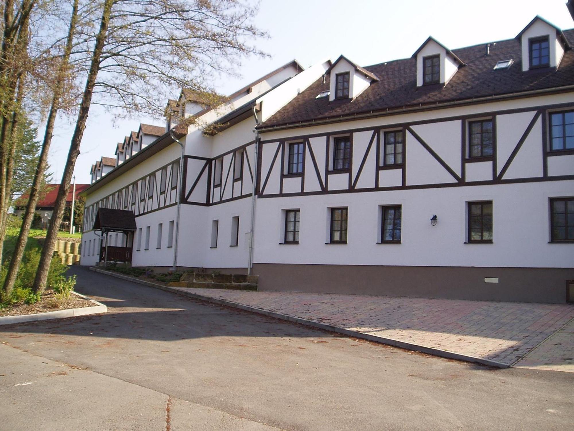 Restaurace A Penzion Ceska Hospoda Heřmanice Εξωτερικό φωτογραφία